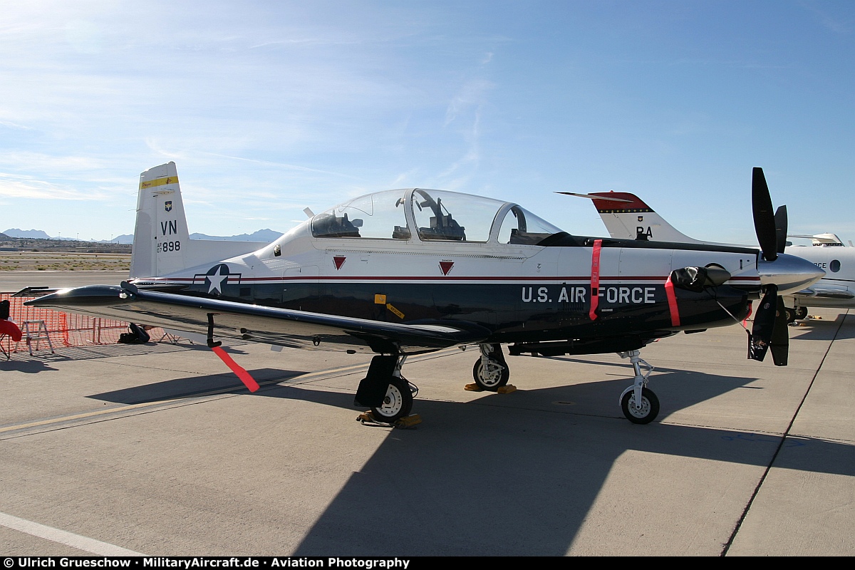 Raytheon Beech T-6A Texan II