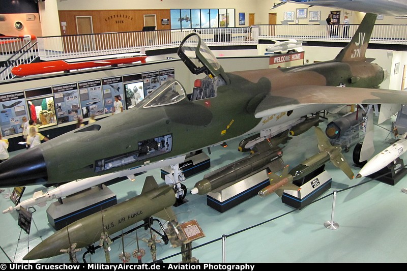 Republic F-105D Thunderchief (58-1155 / JV)