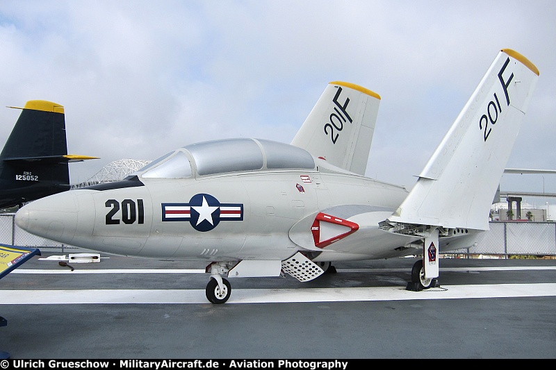 Grumman F9F-8T Cougar (147276)