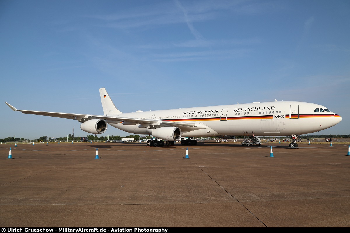 Airbus A340-313