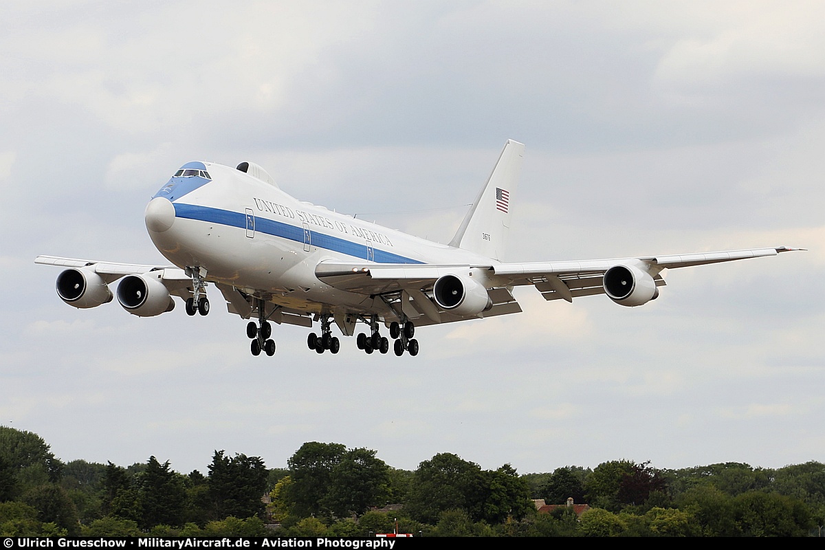 Boeing E-4B