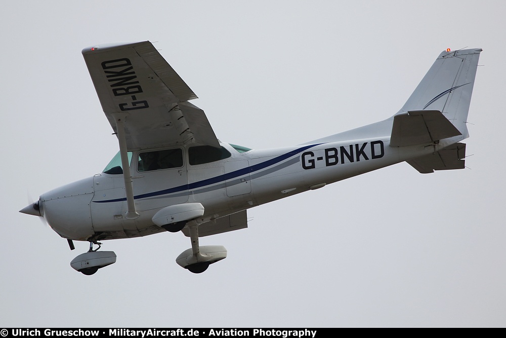 Cessna 172N (G-BNKD)