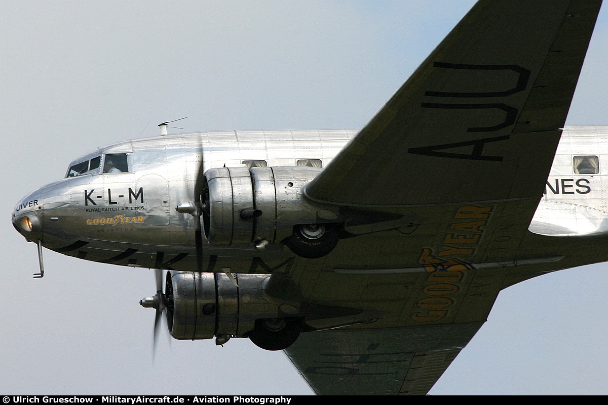 Douglas R2D-1