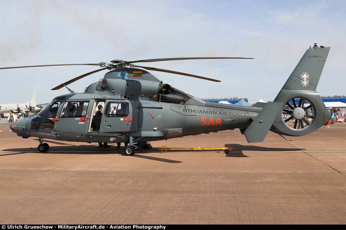 Eurocopter AS-365N-3 Dauphin 2