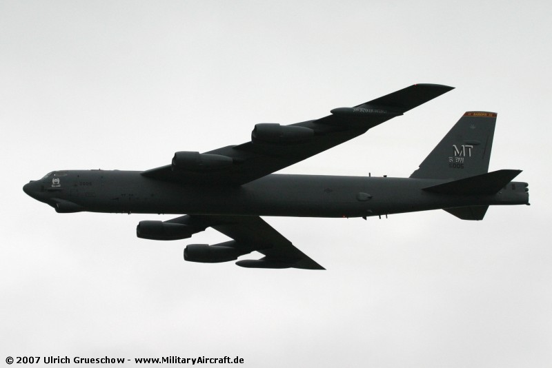 Boeing B-52H Stratofortress