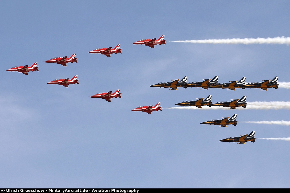 Flight pass of "Black Eagles" and "Red Arrows"