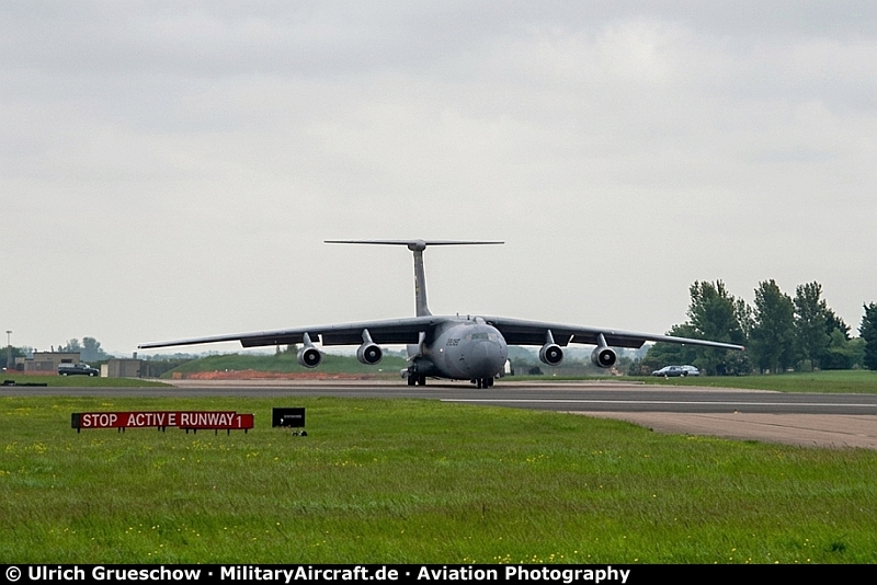 Lockheed C-141B Starlifter