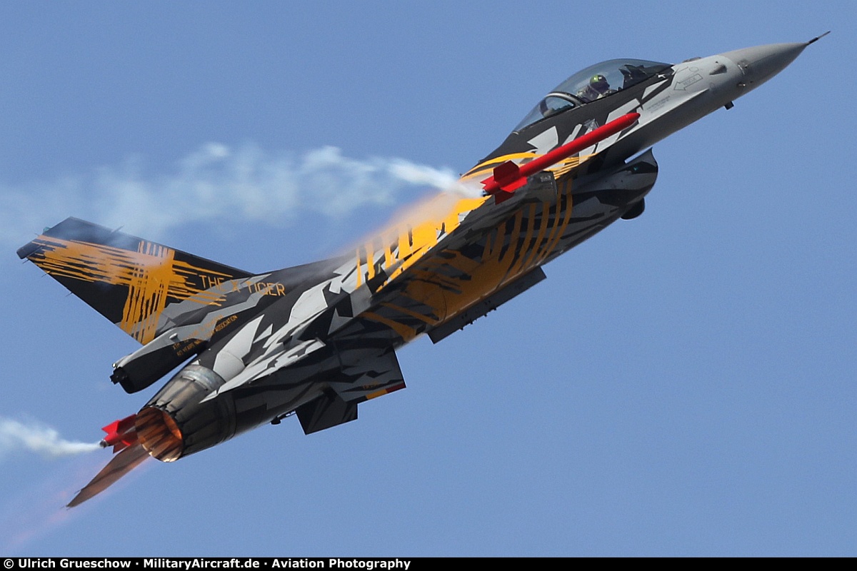 General Dynamics F-16AM Fighting Falcon