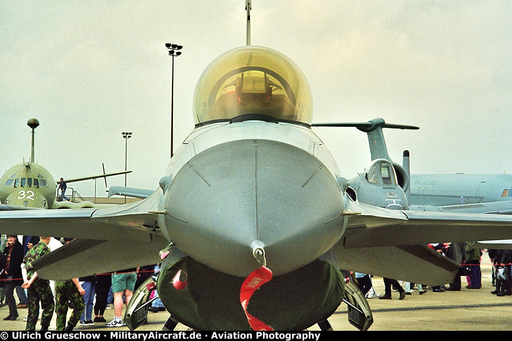 General Dynamics F-16CM Fighting Falcon