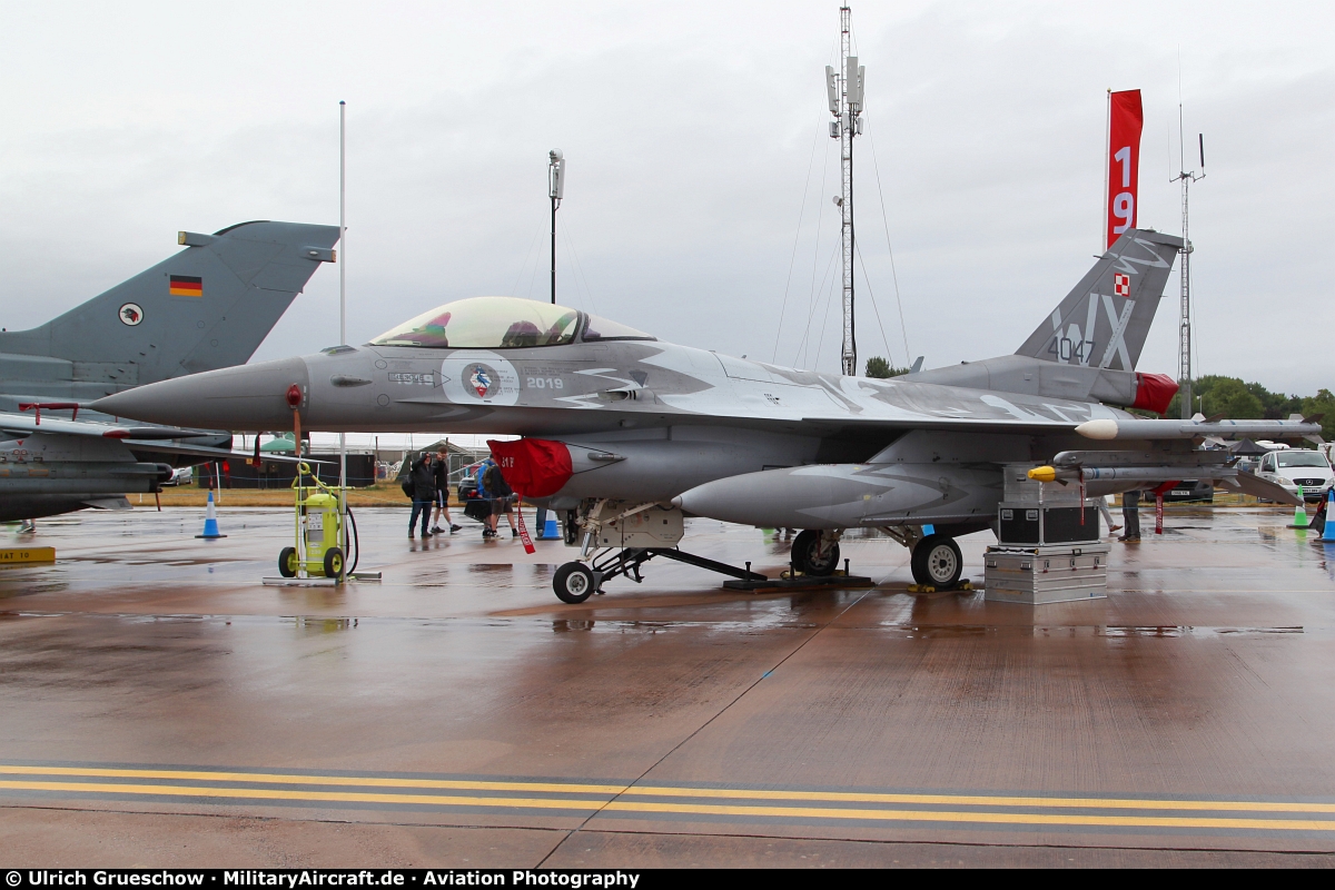 Lockheed Martin F-16CJ Fighting Falcon