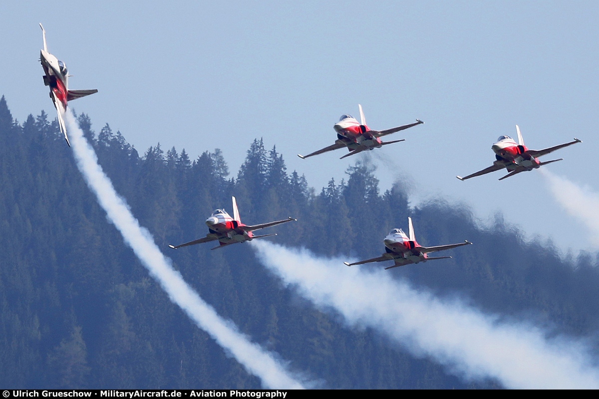 "Patrouille Suisse" (Swiss Air Force Aerobatic Team)