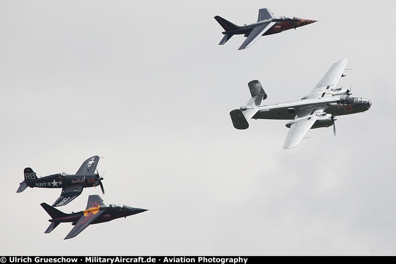 The Flying Bulls (Red Bull Aerobatic Team)