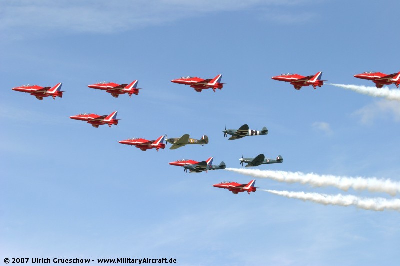 Red Arrows (Royal Air Force Aerobatic Team)