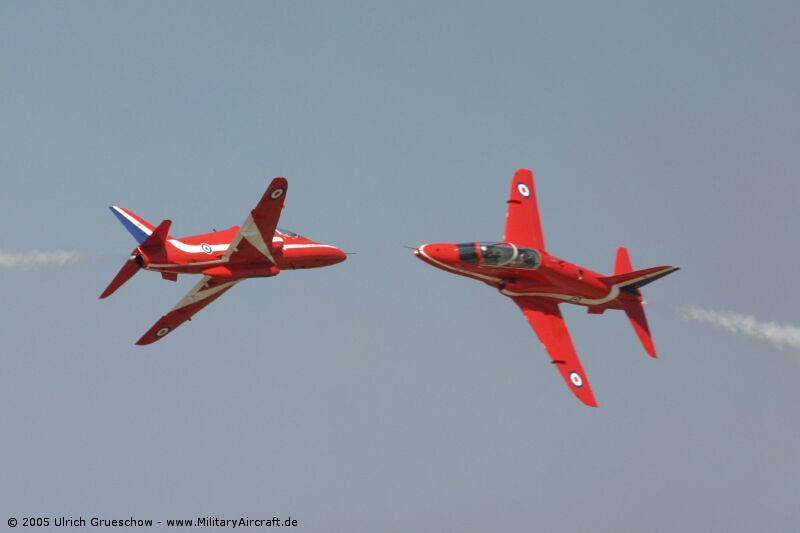 https://www.militaryaircraft.de/pictures/military/aircraft/Hawk-T1_Red-Arrows/Hawk-T1_Red-Arrows_RIAT2005_018_800.jpg