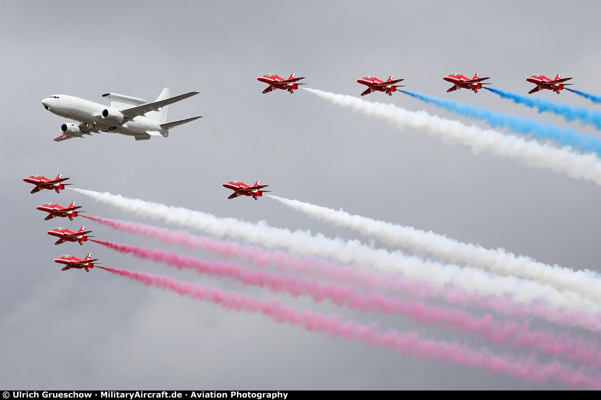 The Red Arrows and Boeing E-7 Wedgetail AEW Mk1