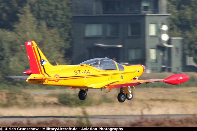 SIAI-Marchetti SF-260D (ST-44)