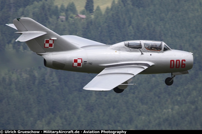 Mikoyan-Gurevich MiG-15UTI Midget