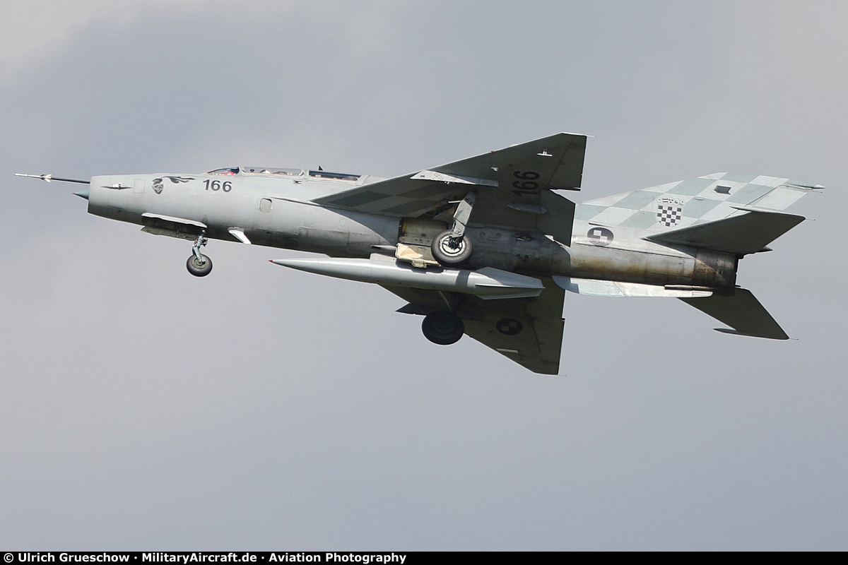 Mikoyan-Gurevich MiG-21 (166)