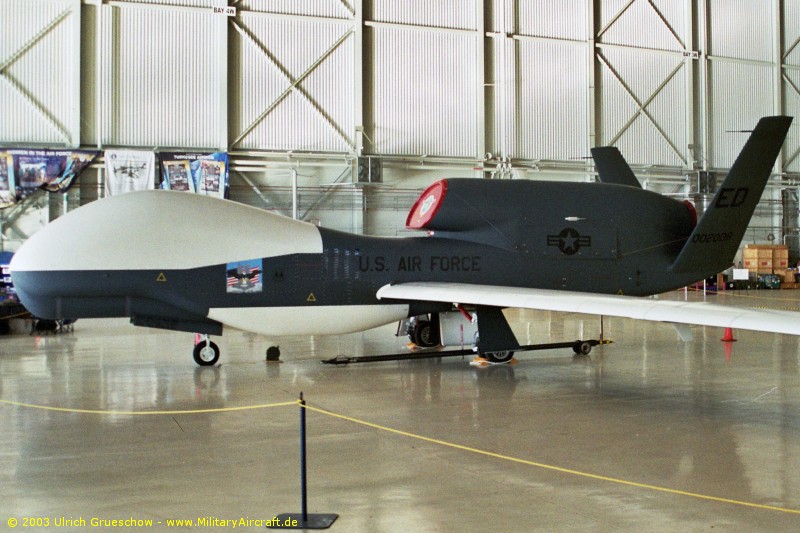 Northrop Grumman RQ-4A Global Hawk (00-2006 / ED)