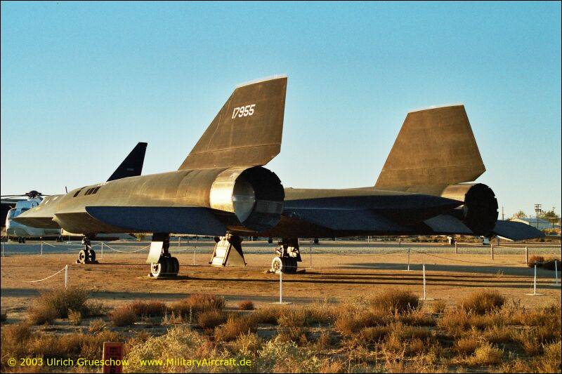 Lockheed SR-71A Blackbird (61-7955)