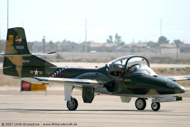 Aircraft pictures of Cessna T-37C Tweety Bird