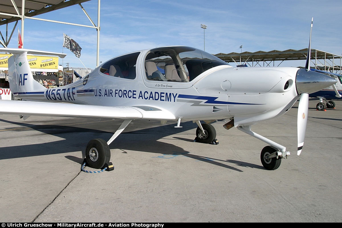 http://www.militaryaircraft.de/pictures/military/aircraft/T-52/T-52A_Nellis2010_2097_800.jpg