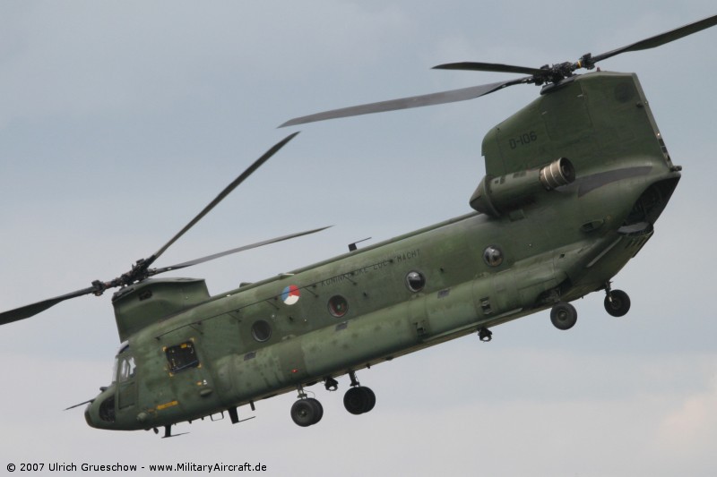 Boeing CH-47D Chinook