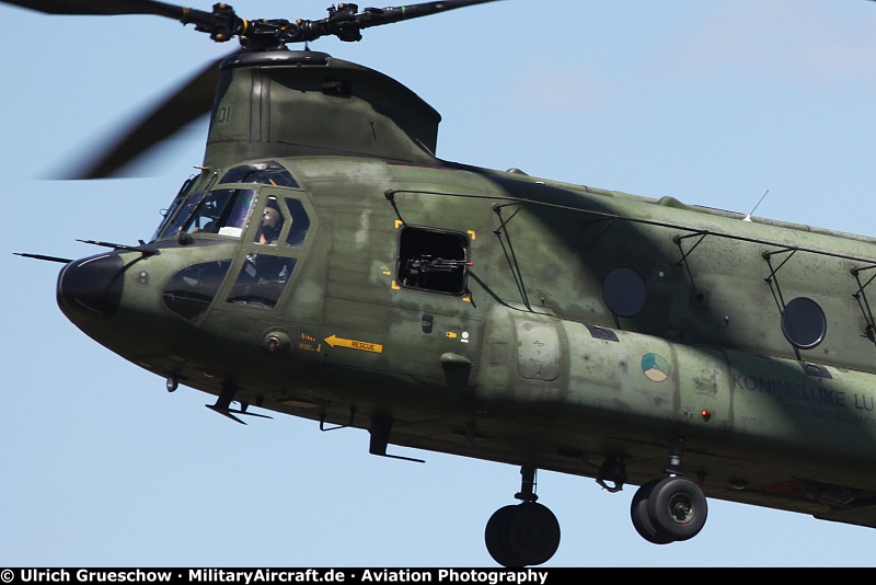 Boeing CH-47D Chinook