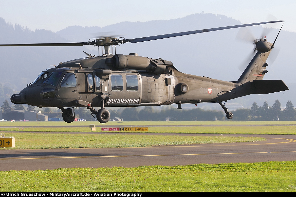 Sikorsky S-70A-42 Black Hawk